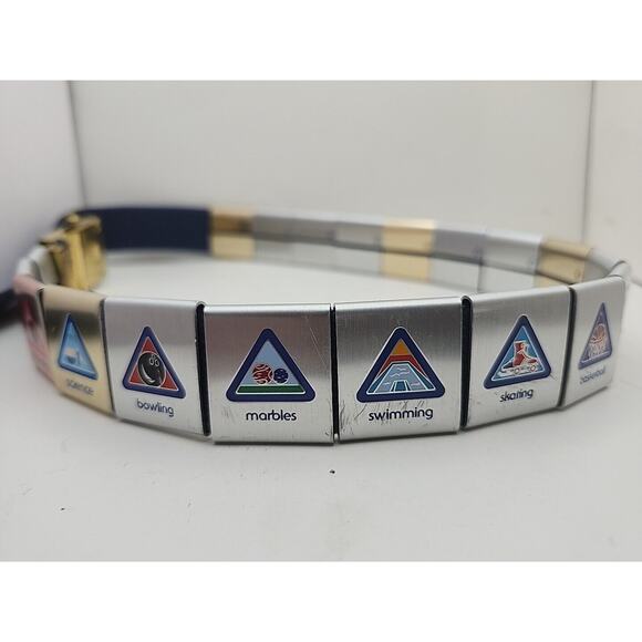 BSA Cub Scout Belt w/ Brass Buckle & 19 Merit Badges Adventure Loop Slides 31 in - Picture 5 of 8